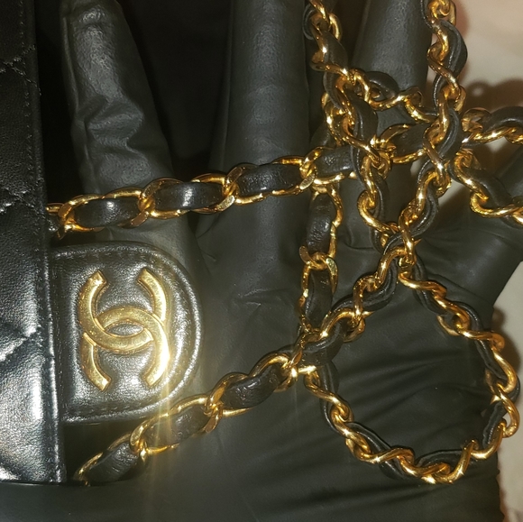 Chanel Classic Quilted Lambskin Bag FULL SET, BOX AND DUSTBAG Series 2 - Picture 5 of 16